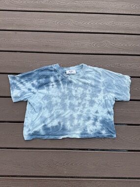 Tie-Dye Short Sleeve Tee in Blue-Gray - Boxy Crop